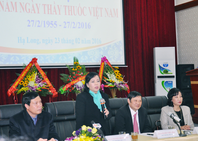 Bộ trưởng Bộ Y tế Nguyễn Thị Kim Tiến thăm, làm việc tại Quảng Ninh