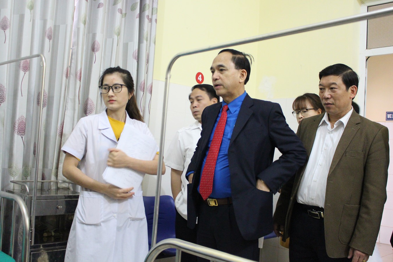 “Bác sỹ Hà Nội” và những chuyện cắm bản ở vùng sâu vùng xa