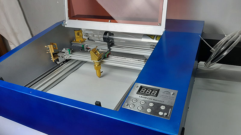 Máy Cắt Laser CO2