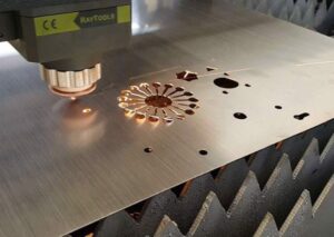 Soi Rãnh Kim Loại Bằng Laser Tại Thành Tiến 