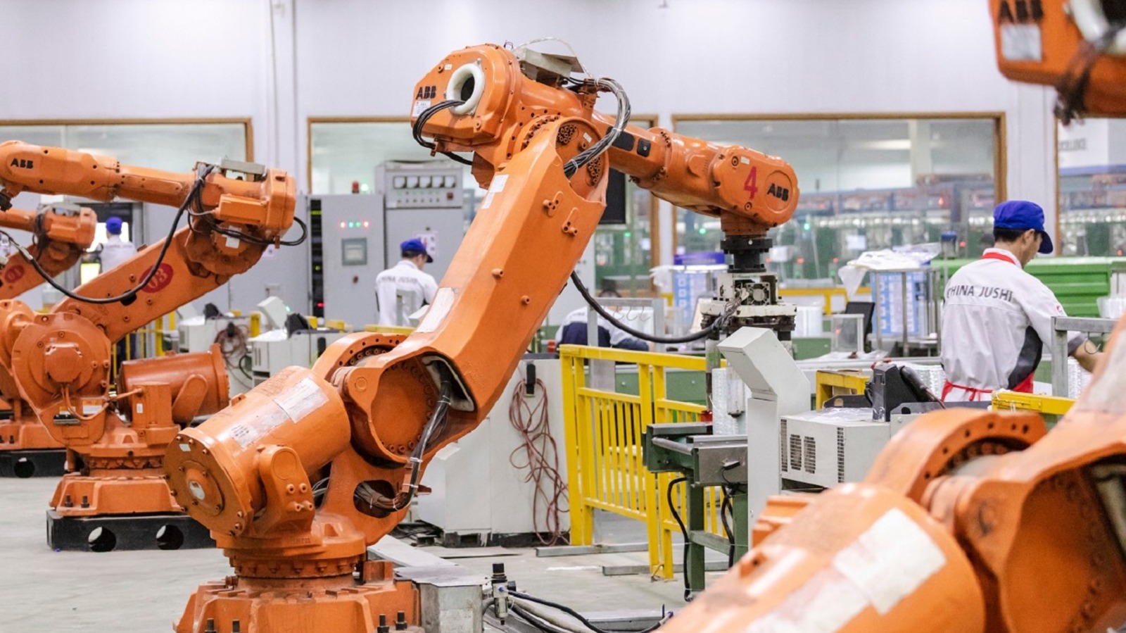 Ứng dụng robot công nghiệp trong sản xuất
